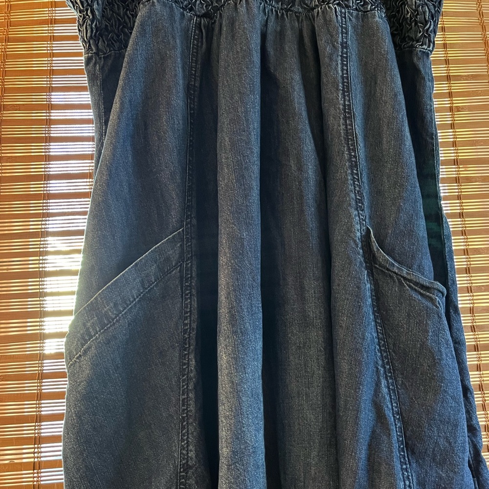 Free people denim dress with pockets excellent condition- size M